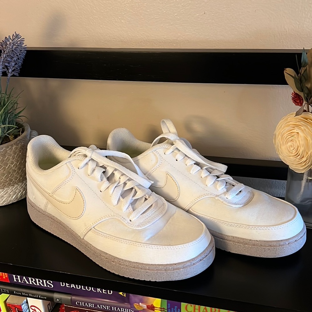 Nike Court Vision Low Next Nature. Size 9.5. Like new!